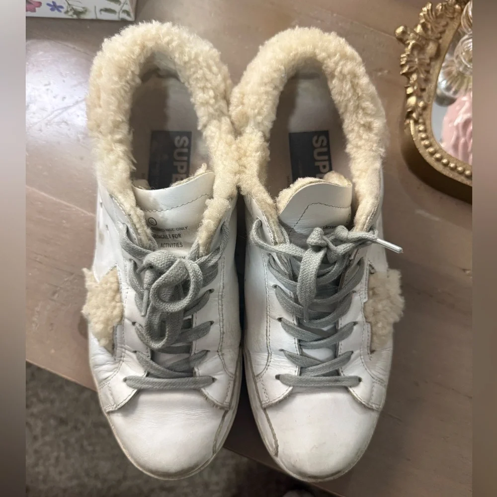 Authentic Golden goose shearling superstar sneaker! Size 8!